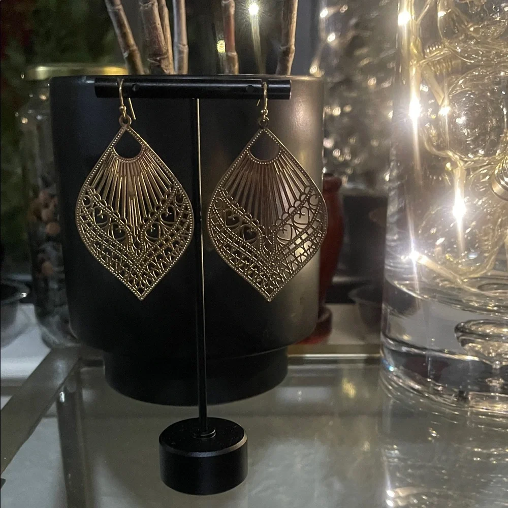 Intricate Filigree Teardrop Earrings in Gold - Picture 1 of 2